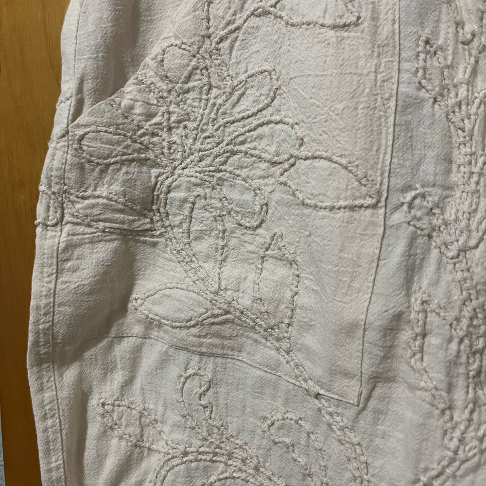 Women’s Embroidered Linen Pants - Picture 3 of 7